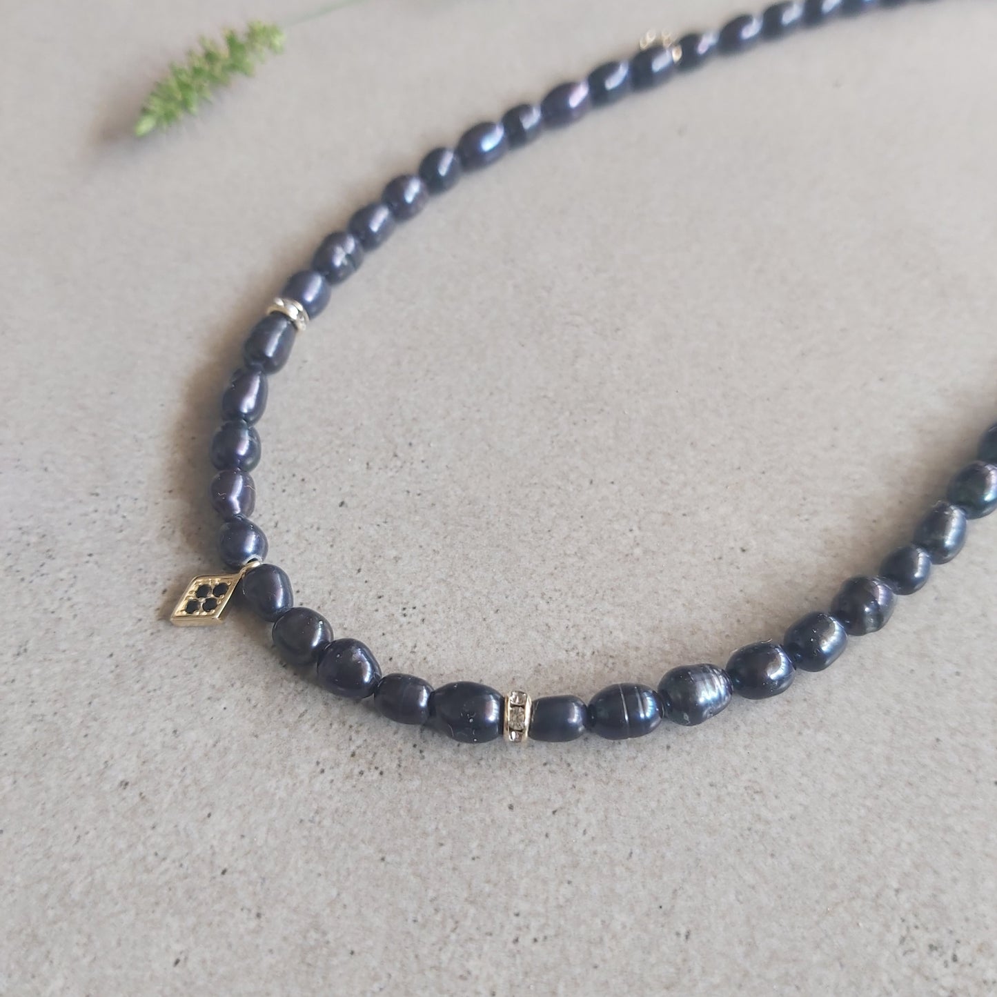 Black Pearl Beaded Necklace